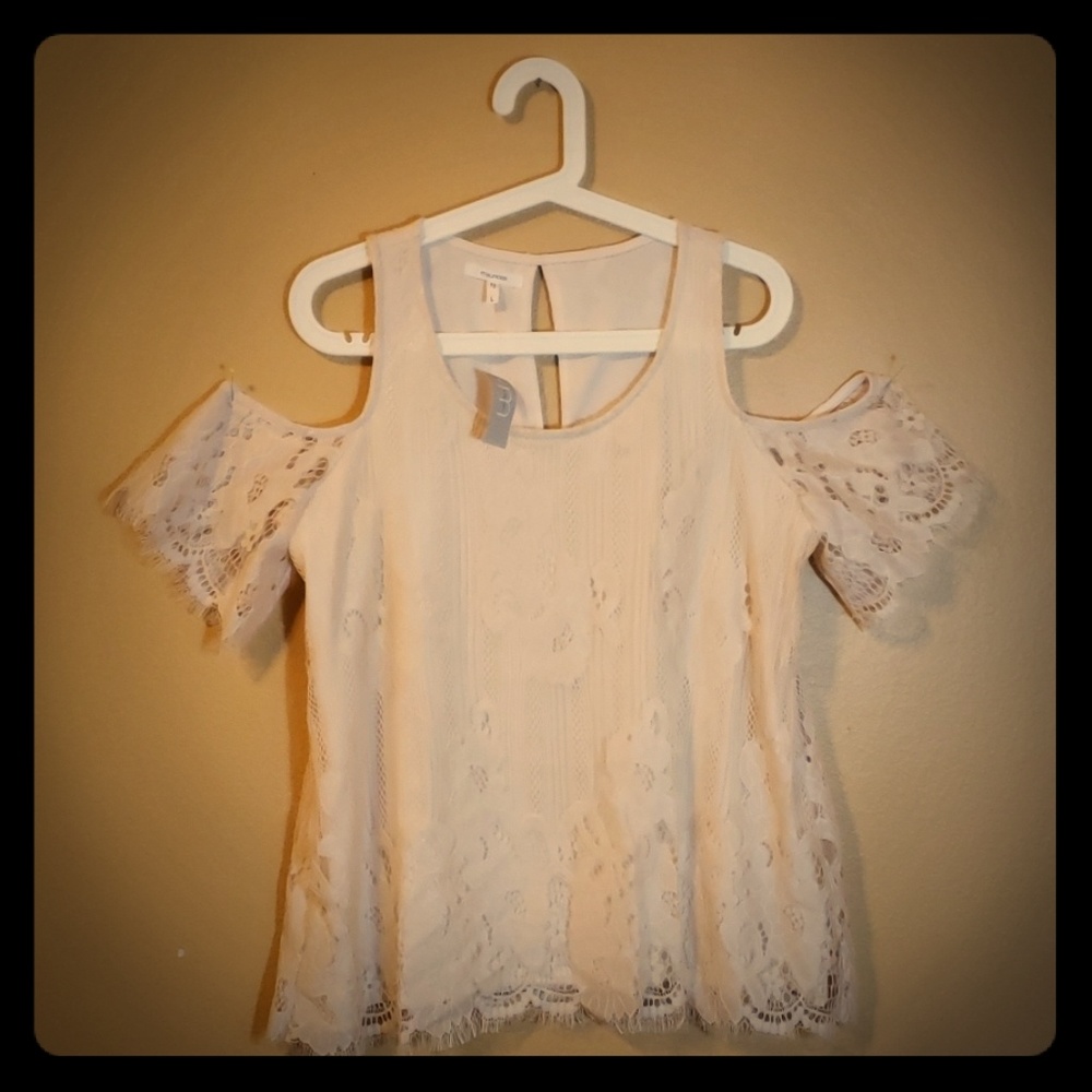 Cold shoulder top